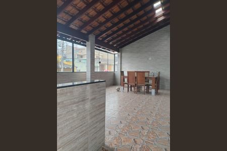 Área externa de casa à venda com 2 quartos, 250m² em Jardim Moncoes, Santo André