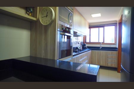 Apartamento à venda com 229m², 3 quartos e 2 vagasCozinha 