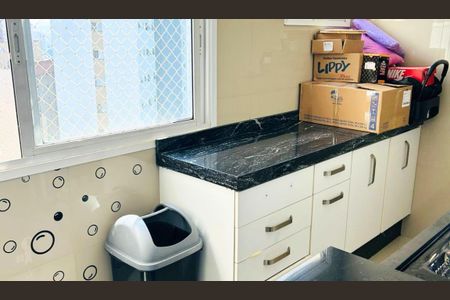 Apartamento à venda com 108m², 3 quartos e 3 vagas Apartamento à venda com 108m², 3 quartos e 3 vagasCozinha