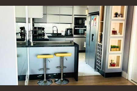 Apartamento à venda com 108m², 3 quartos e 3 vagas Apartamento à venda com 108m², 3 quartos e 3 vagasCozinha