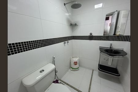 Casa de condomínio à venda com 400m², 4 quartos e 5 vagasBanheiro da área Gourmet