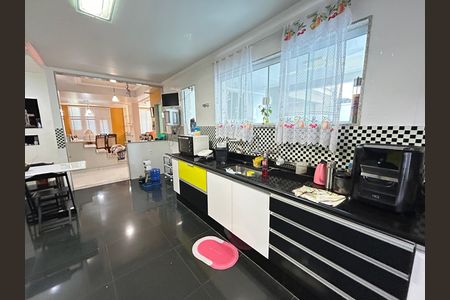 Casa de condomínio à venda com 400m², 4 quartos e 5 vagasCozinha