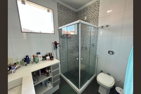 Casa de condomínio à venda com 400m², 4 quartos e 5 vagasBanheiro do Quarto 1 - Suíte