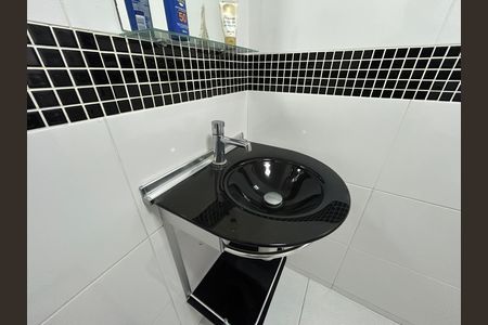 Casa de condomínio à venda com 400m², 4 quartos e 5 vagasBanheiro da área Gourmet