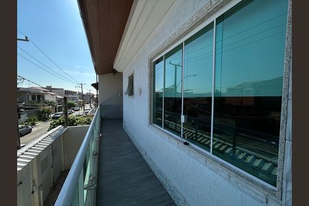 Casa de condomínio à venda com 400m², 4 quartos e 5 vagasVaranda
