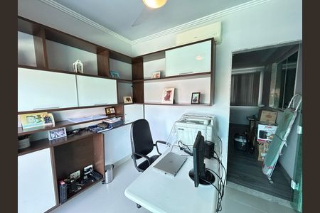 Casa de condomínio à venda com 400m², 4 quartos e 5 vagasEscritório