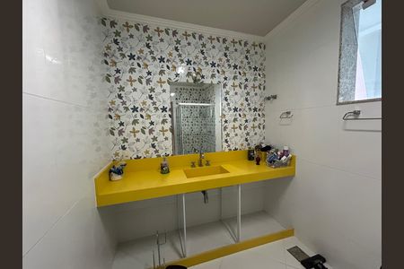 Casa de condomínio à venda com 400m², 4 quartos e 5 vagasBanheiro Social