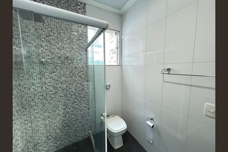 Casa de condomínio à venda com 400m², 4 quartos e 5 vagasBanheiro Quarto 3 - Suíte