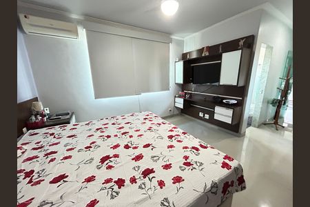 Casa de condomínio à venda com 400m², 4 quartos e 5 vagasQuarto 1 - Suíte