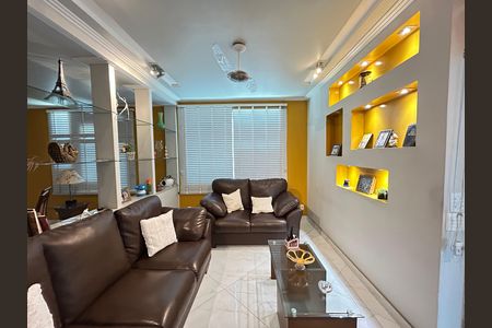 Casa de condomínio à venda com 400m², 4 quartos e 5 vagasSala