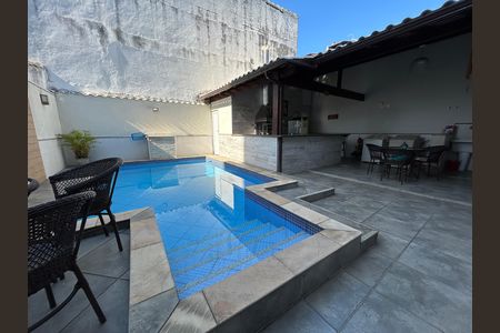Casa de condomínio à venda com 400m², 4 quartos e 5 vagasPiscina