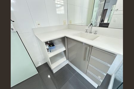 Casa de condomínio à venda com 400m², 4 quartos e 5 vagasBanheiro Quarto 3 - Suíte