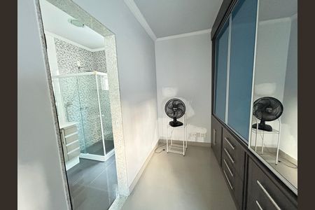 Casa de condomínio à venda com 400m², 4 quartos e 5 vagasCloset Quarto 3 - Suíte