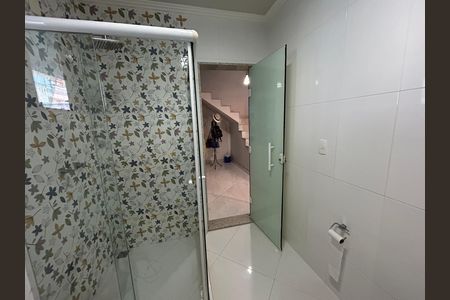 Casa de condomínio à venda com 400m², 4 quartos e 5 vagasBanheiro Social