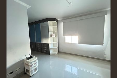 Casa de condomínio à venda com 400m², 4 quartos e 5 vagasQuarto 3 - Suíte