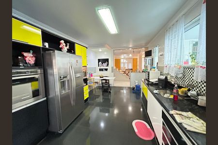Casa de condomínio à venda com 400m², 4 quartos e 5 vagasCozinha