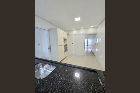 Casa à venda com 175m², 3 quartos e 4 vagas