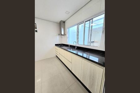 Casa à venda com 175m², 3 quartos e 4 vagas