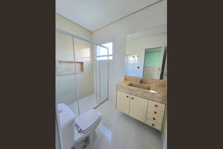 Casa à venda com 175m², 3 quartos e 4 vagas