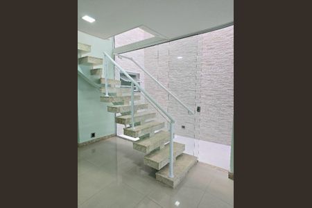 Casa à venda com 175m², 3 quartos e 4 vagas