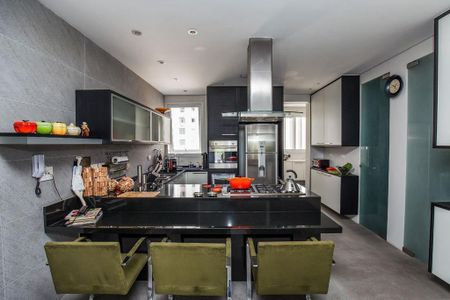Apartamento à venda com 227m², 3 quartos e 1 vaga