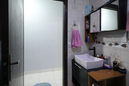 Casa à venda com 125m², 2 quartos e 2 vagasBanheiro