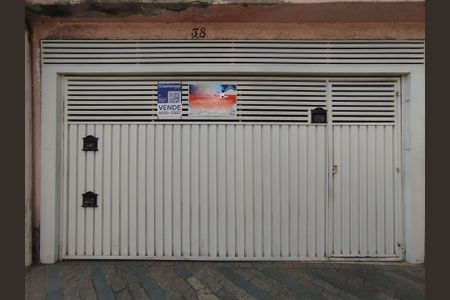 Casa à venda com 125m², 2 quartos e 2 vagasFachada