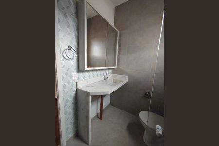 Banheiro  de casa de condomínio para alugar com 2 quartos, 85m² em Água Espraiada (caucaia do Alto), Cotia