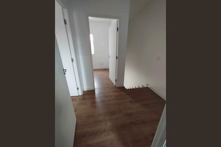 Corredor de casa de condomínio para alugar com 2 quartos, 85m² em Água Espraiada (caucaia do Alto), Cotia