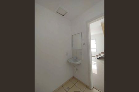 Banheiro de casa de condomínio para alugar com 2 quartos, 85m² em Água Espraiada (caucaia do Alto), Cotia
