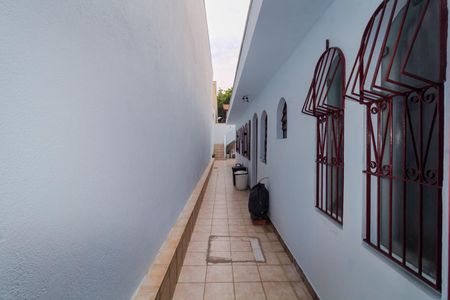 Casa à venda com 150m², 2 quartos e 2 vagasCorredor Externo