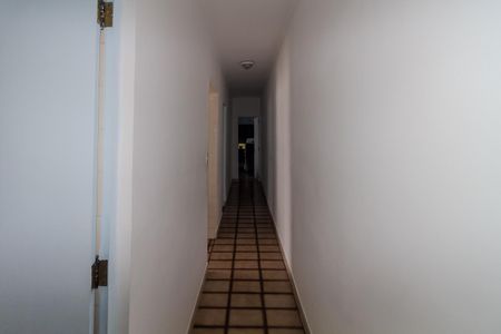 Casa à venda com 150m², 2 quartos e 2 vagasCorredor dos Quartos