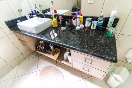 Casa de condomínio para alugar com 250m², 3 quartos e 2 vagasBanheiro da Suíte