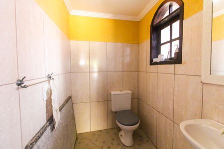 Casa de condomínio para alugar com 250m², 3 quartos e 2 vagasBanheiro de Serviço