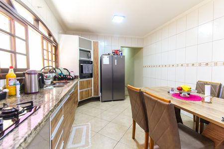 Casa de condomínio para alugar com 250m², 3 quartos e 2 vagasCozinha