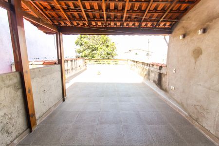 Casa de condomínio para alugar com 250m², 3 quartos e 2 vagasTerraço