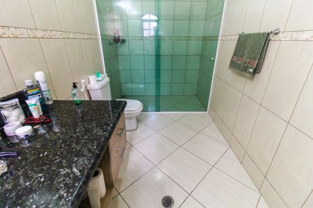 Casa de condomínio para alugar com 250m², 3 quartos e 2 vagasBanheiro da Suíte