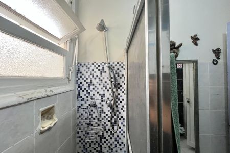 Banheiro  de apartamento para alugar com 1 quarto, 40m² em Copacabana, Rio de Janeiro