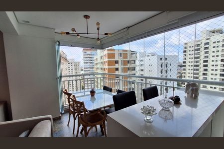 Apartamento à venda com 96m², 3 quartos e 2 vagasVaranda 