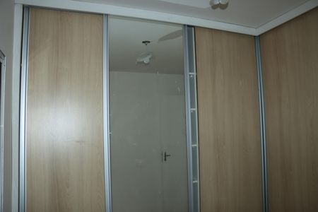 Quarto de apartamento para alugar com 2 quartos, 48m² em Jardim da Gloria, Cotia