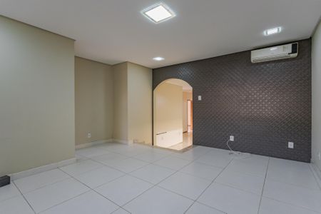 Sala de casa à venda com 4 quartos, 147m² em Jardim Sabará, Porto Alegre