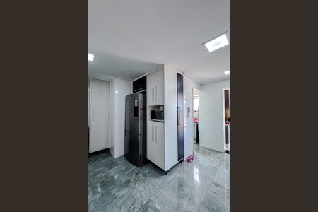 Apartamento para alugar com 122m², 3 quartos e 3 vagas Apartamento para alugar com 122m², 3 quartos e 3 vagasCozinha