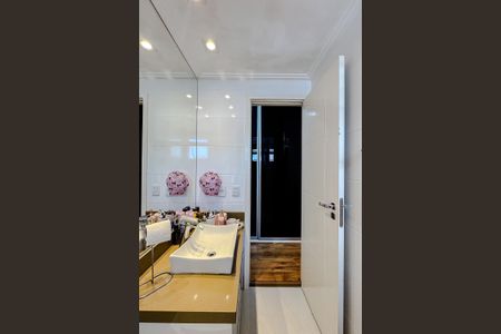 Apartamento para alugar com 122m², 3 quartos e 3 vagas Apartamento para alugar com 122m², 3 quartos e 3 vagasBanheiro da Suíte 1