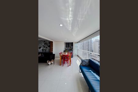 Apartamento para alugar com 122m², 3 quartos e 3 vagas Apartamento para alugar com 122m², 3 quartos e 3 vagasVaranda