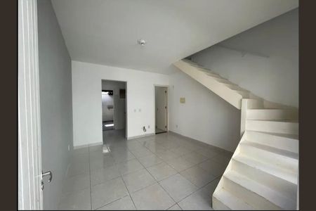 Sala de casa de condomínio para alugar com 2 quartos, 86m² em Água Espraiada (caucaia do Alto), Cotia