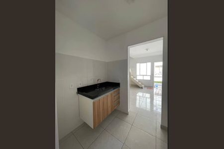 Cozinha de casa de condomínio para alugar com 2 quartos, 86m² em Água Espraiada (caucaia do Alto), Cotia