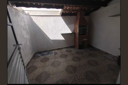Casa de condomínio para alugar com 86m², 2 quartos e 1 vagaQuintal