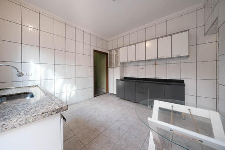 Casa para alugar com 200m², 4 quartos e 2 vagasCozinha