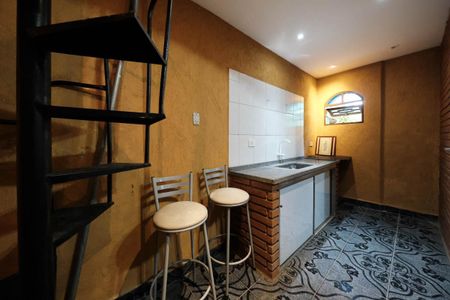 Casa para alugar com 200m², 4 quartos e 2 vagasEdícula