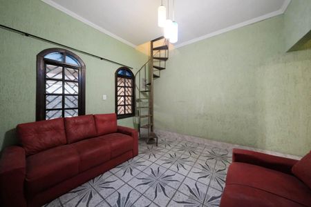Casa para alugar com 200m², 4 quartos e 2 vagasSala